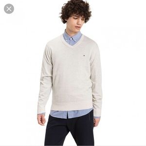 tommy hilfiger white v neck sweater